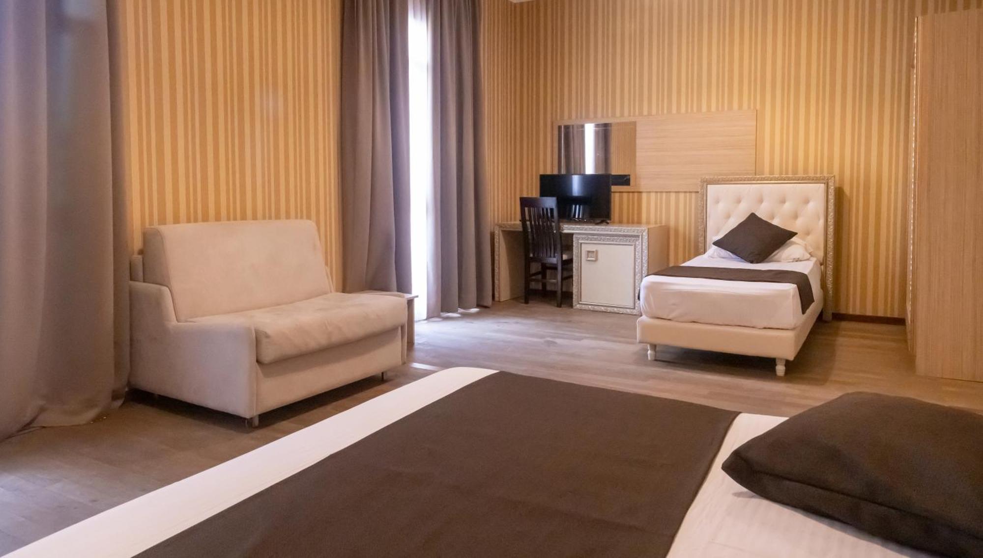 Amh Hotel Durres Ngoại thất bức ảnh