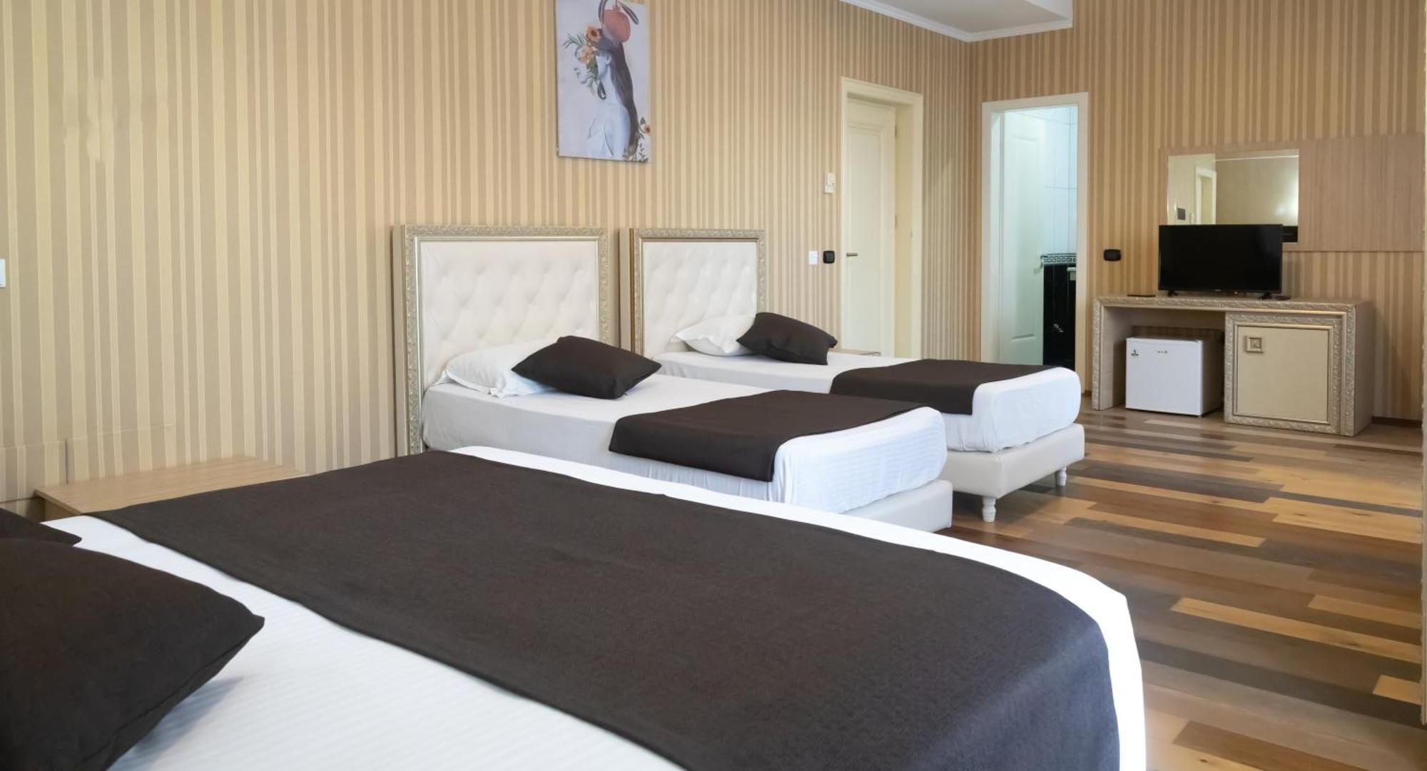 Amh Hotel Durres Ngoại thất bức ảnh