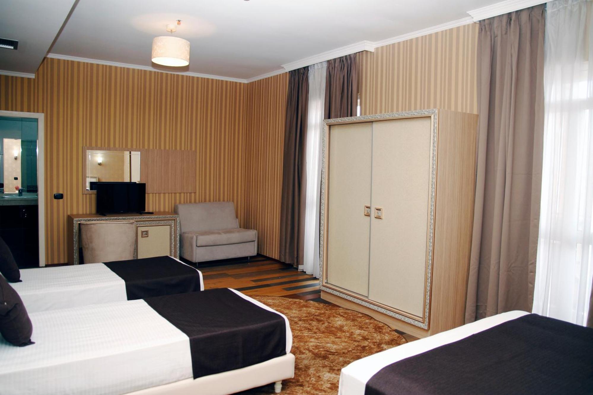 Amh Hotel Durres Ngoại thất bức ảnh