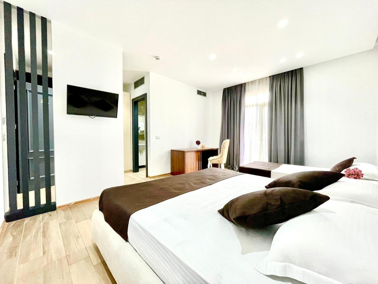 Amh Hotel Durres Ngoại thất bức ảnh
